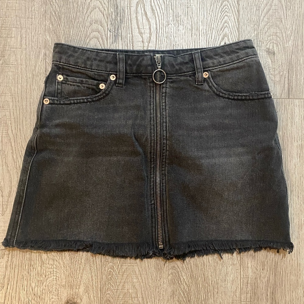 We The Free Free People Black Denim Zip Up Skirt with Raw Hem Grunge 24 or 2 - Picture 3 of 8